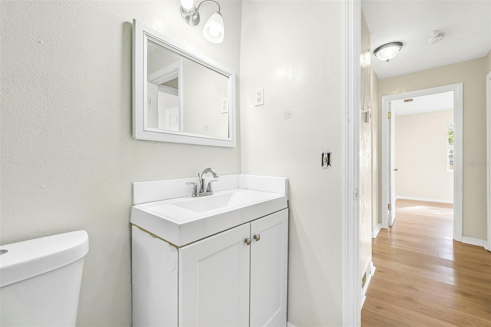 Image 17 of 44 For 656 Winchester Street