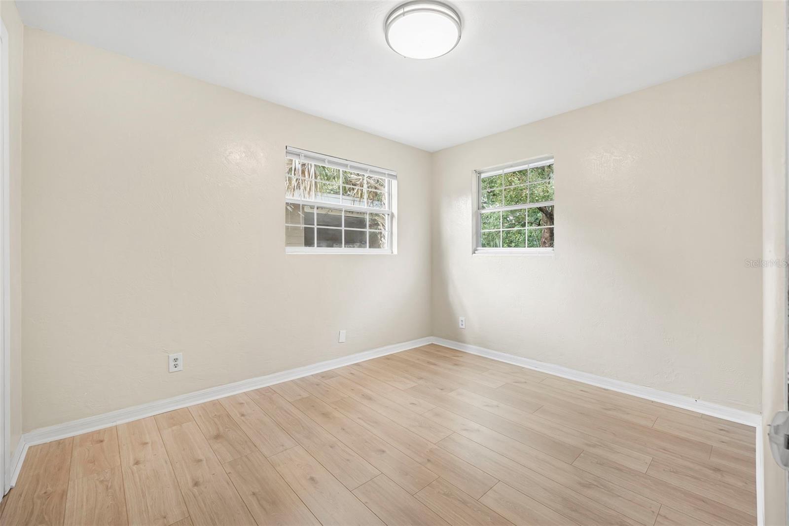 Image 22 of 44 For 656 Winchester Street