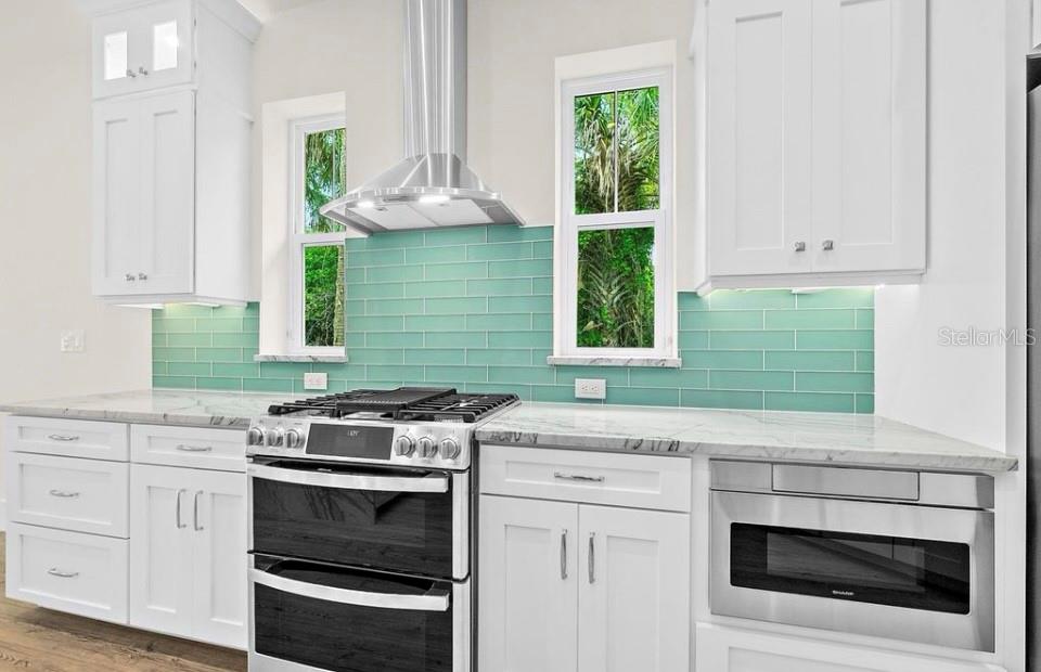 Image 10 of 22 For 2509 Lakeshore Drive