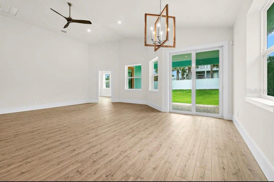 Image 12 of 22 For 2509 Lakeshore Drive