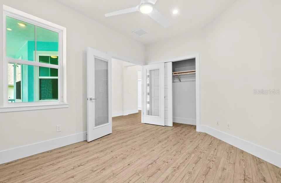 Image 15 of 22 For 2509 Lakeshore Drive