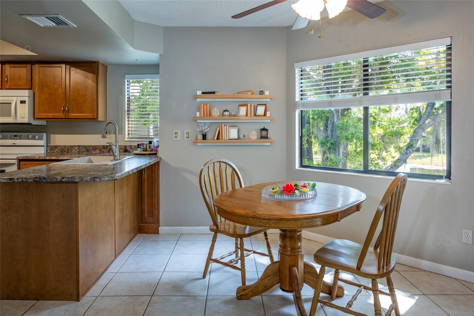 Image 14 of 40 For 28 Sherbury Court 28