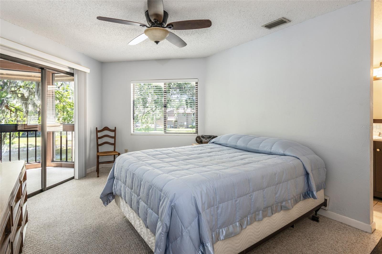 Image 17 of 40 For 28 Sherbury Court 28