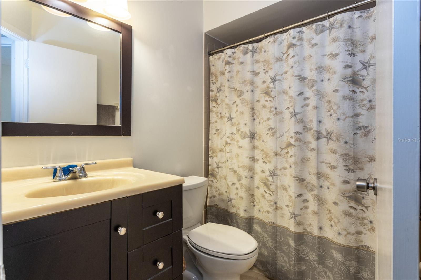 Image 23 of 40 For 28 Sherbury Court 28