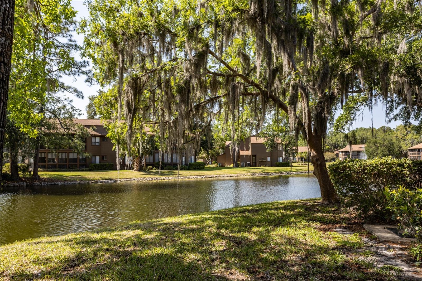 Image 30 of 40 For 28 Sherbury Court 28