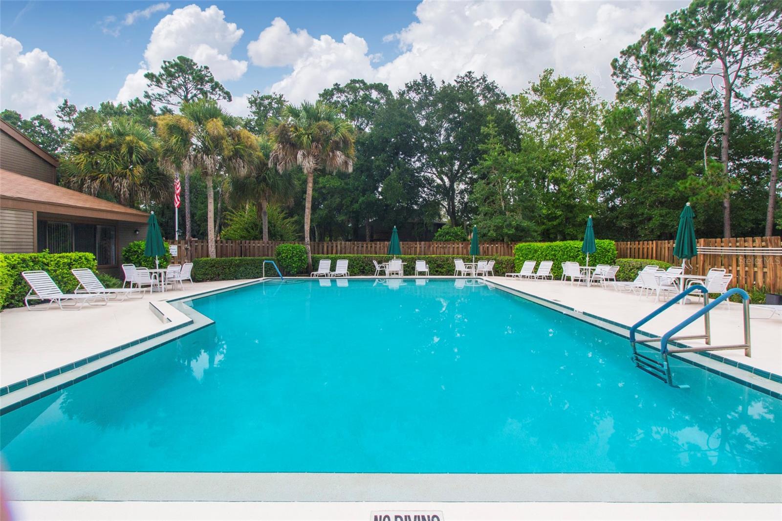 Image 33 of 40 For 28 Sherbury Court 28