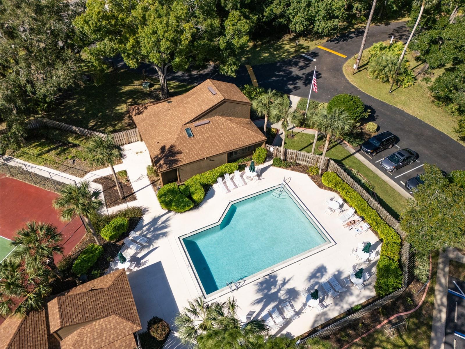 Image 36 of 40 For 28 Sherbury Court 28