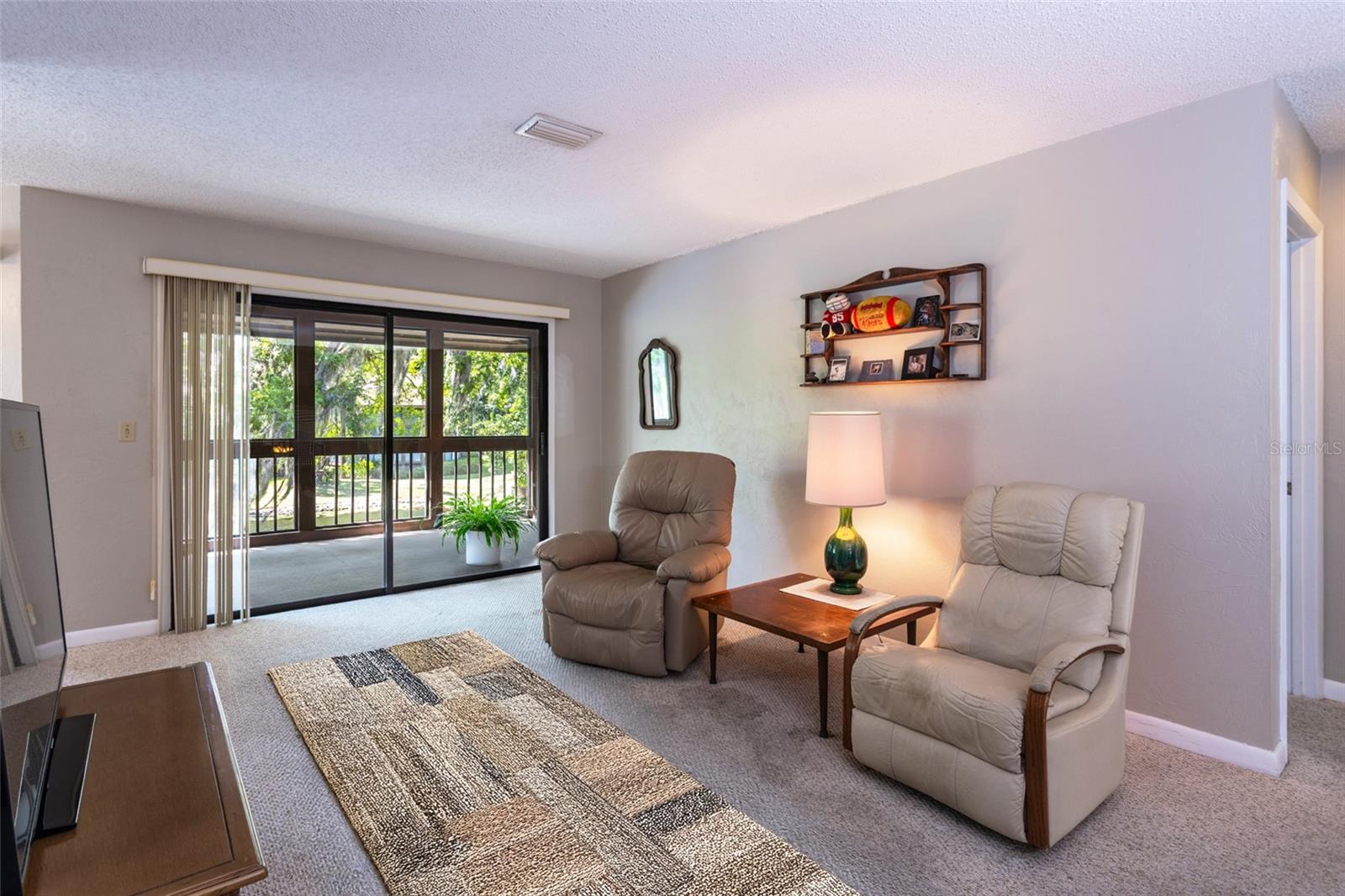 Image 5 of 40 For 28 Sherbury Court 28