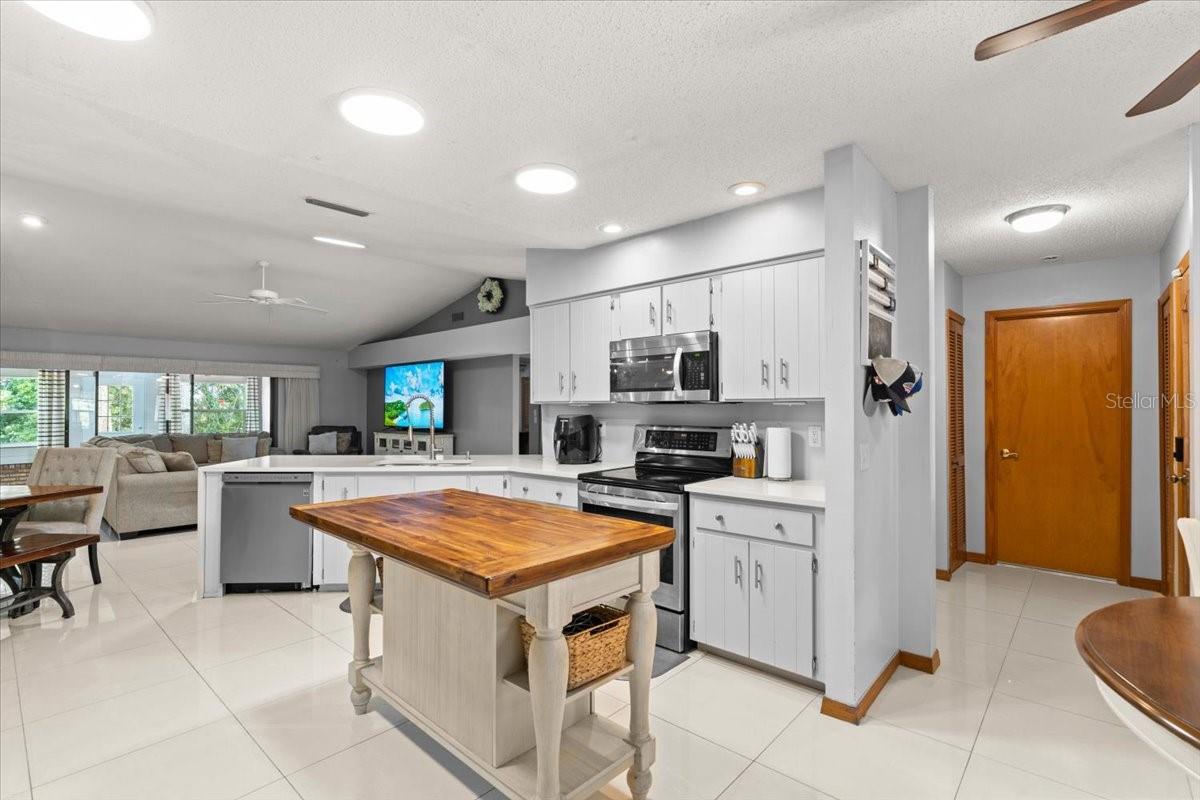 Image 11 of 50 For 912 Fruitwood Place