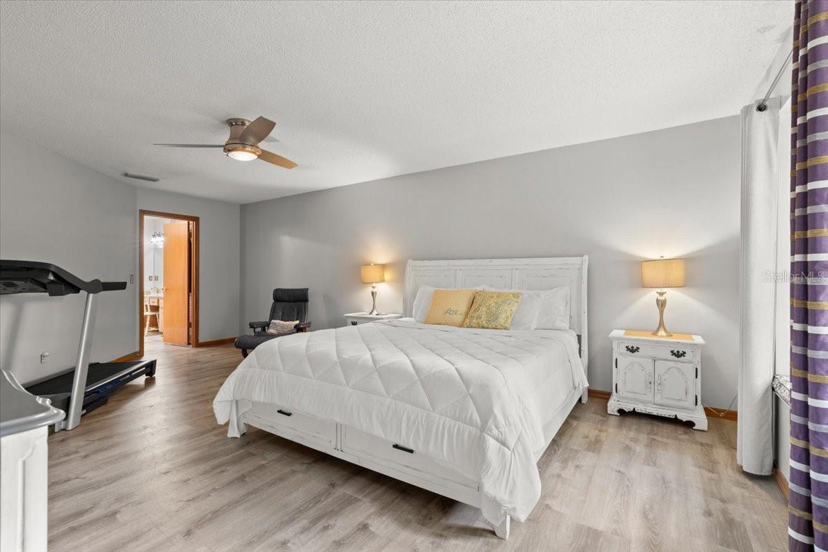 Image 16 of 50 For 912 Fruitwood Place