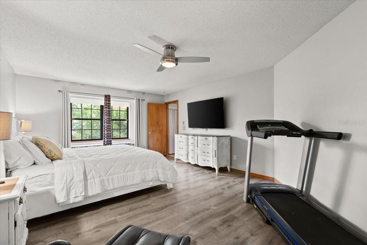 Image 17 of 50 For 912 Fruitwood Place