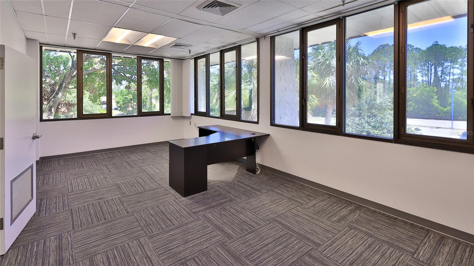 Image 14 of 39 For 2 Commerce Boulevard