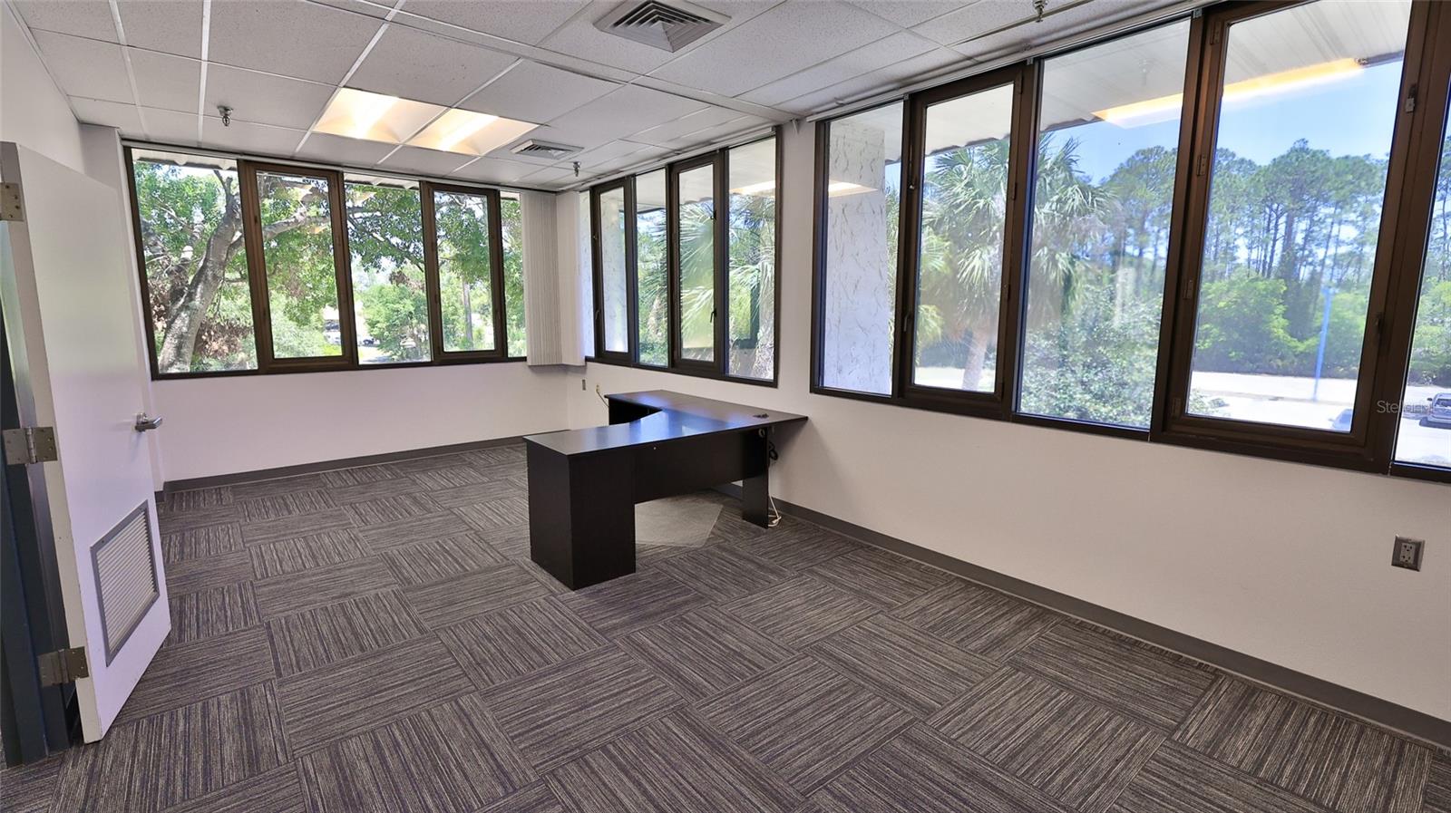 Image 15 of 39 For 2 Commerce Boulevard