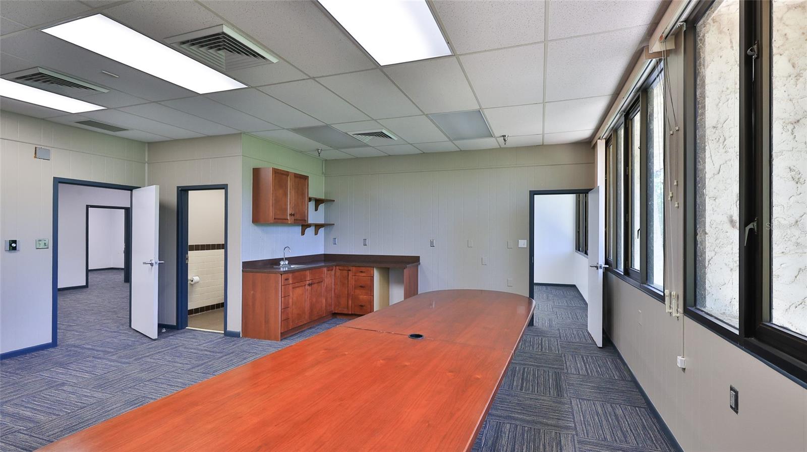 Image 36 of 39 For 2 Commerce Boulevard