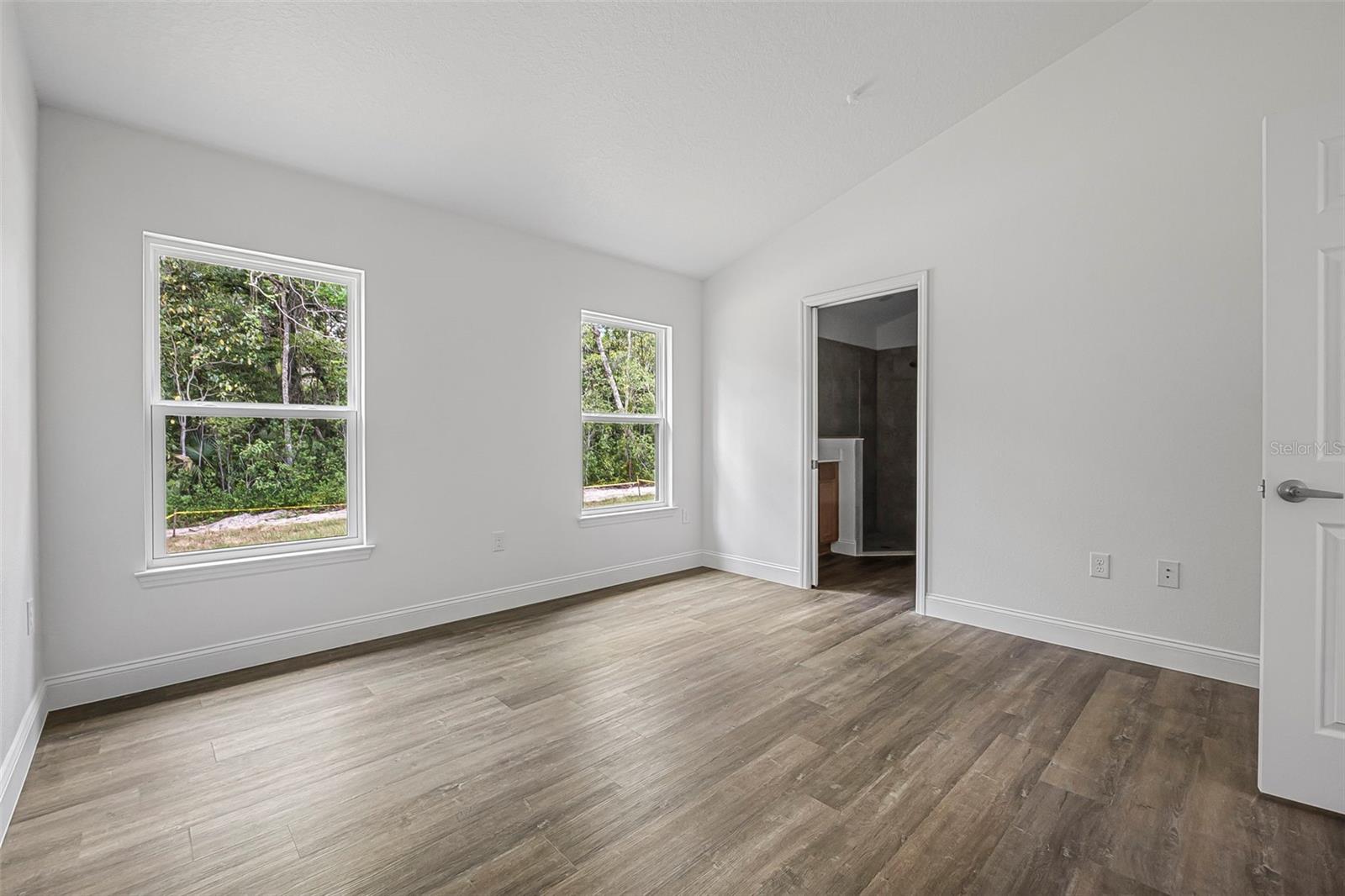 Image 18 of 34 For 5620 Ridgewood Avenue