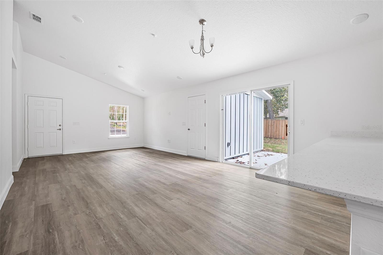 Image 6 of 34 For 5620 Ridgewood Avenue
