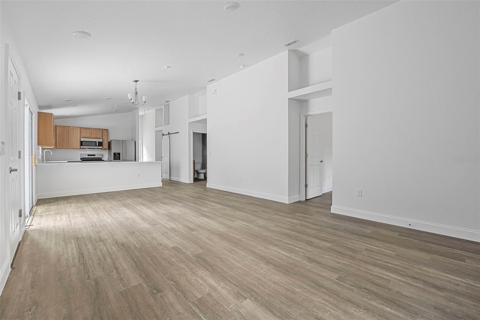 Image 7 of 34 For 5620 Ridgewood Avenue