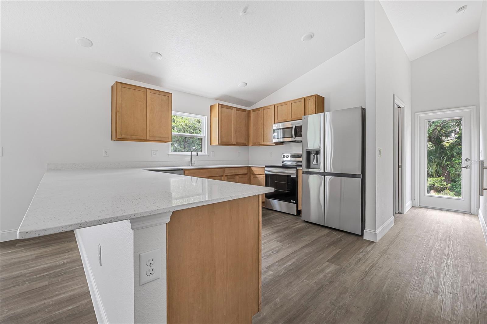 Image 8 of 34 For 5620 Ridgewood Avenue