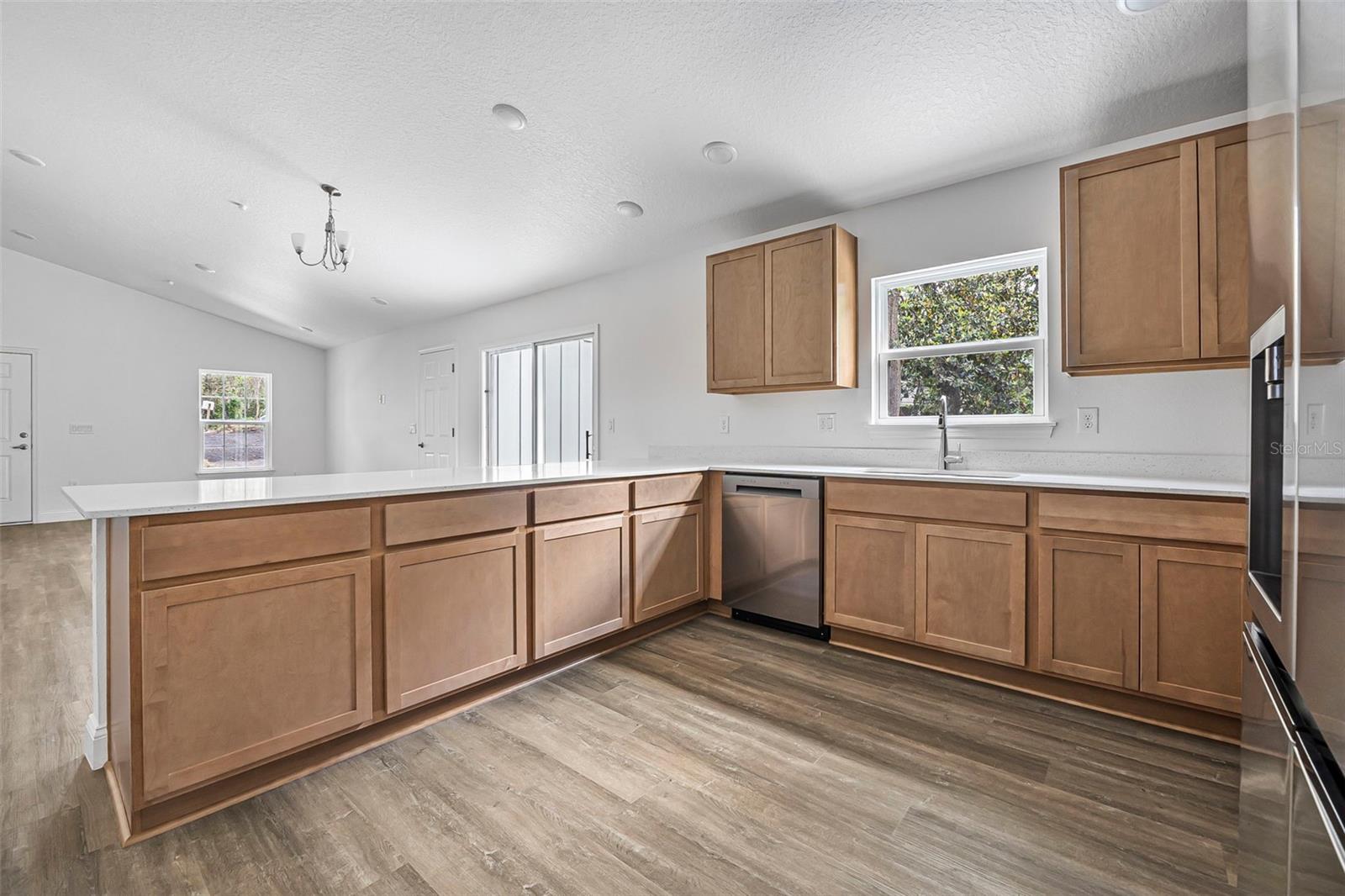 Image 9 of 34 For 5620 Ridgewood Avenue