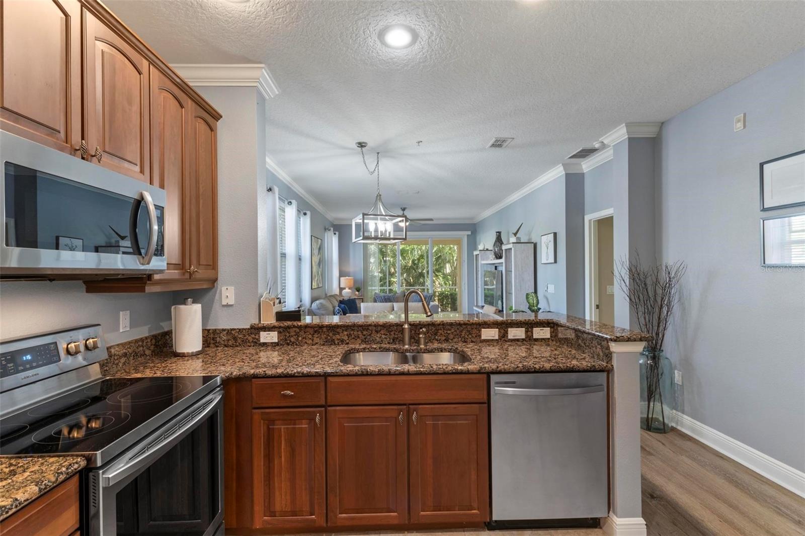 Image 12 of 62 For 55 Riverview Bend S 2011