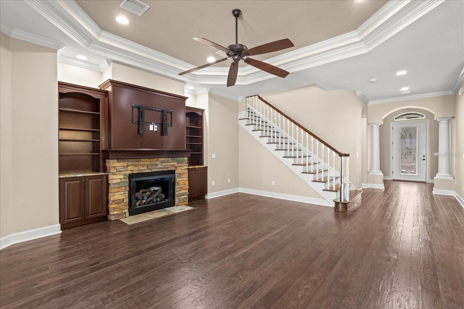 Image 13 of 64 For 97 Riverwalk Drive S