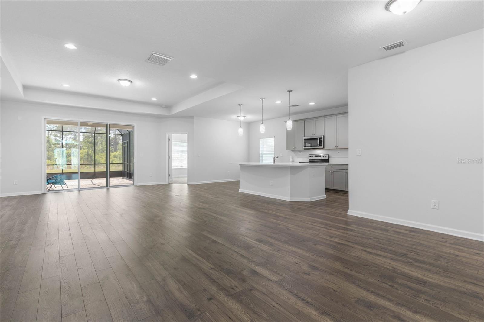 Image 11 of 62 For 504 Grand Landings Parkway