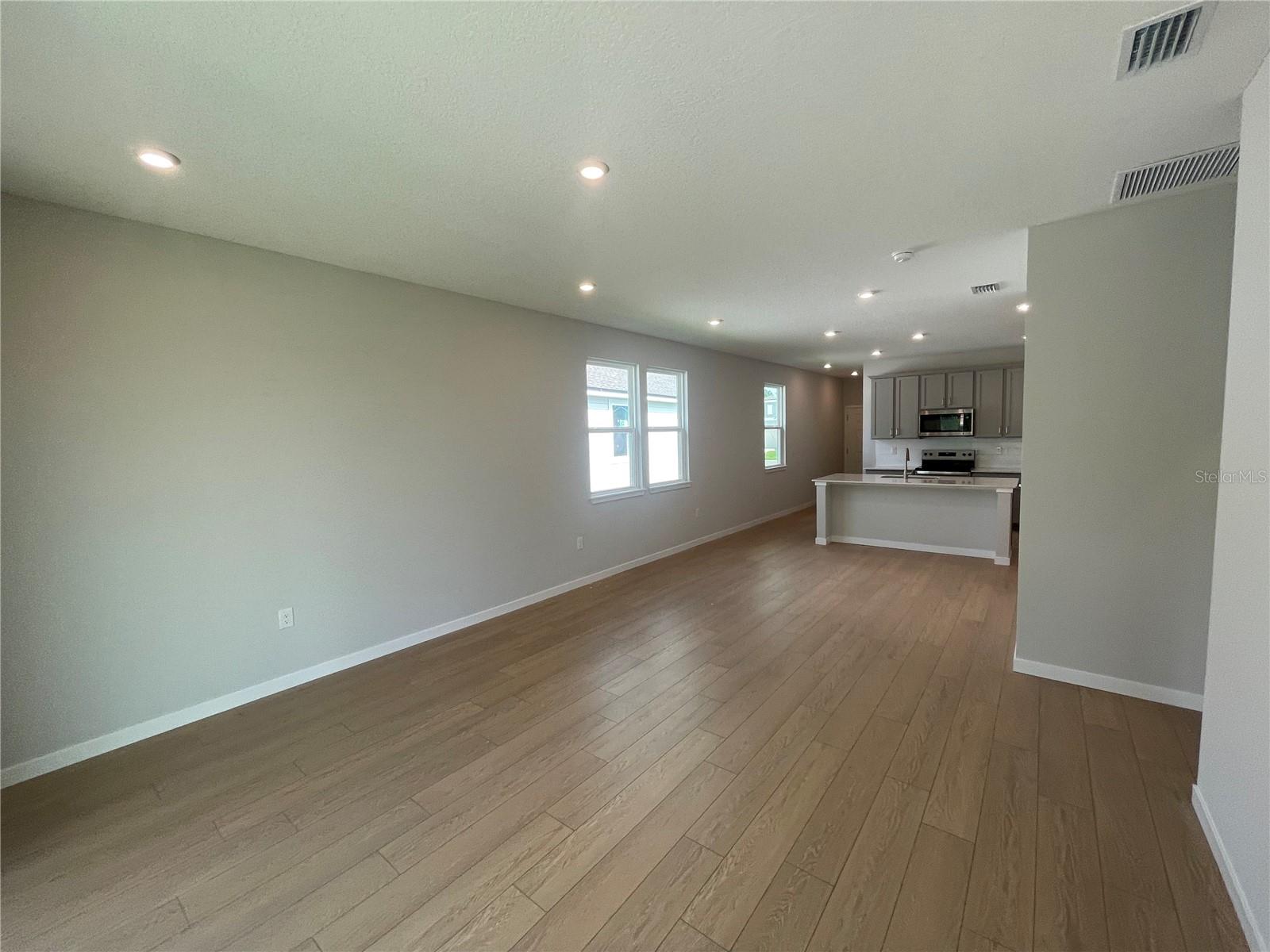Image 19 of 41 For 219 Montgomery Court