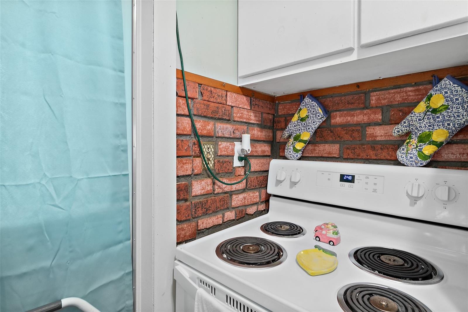 Image 8 of 29 For 228 Orange Street A