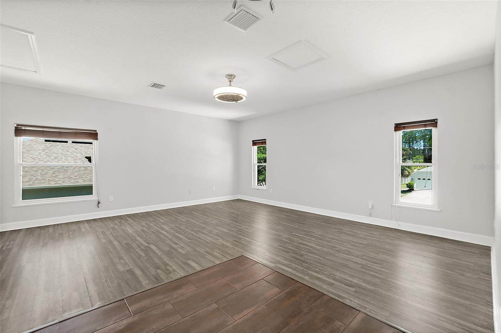 Image 11 of 32 For 23 Essington Lane
