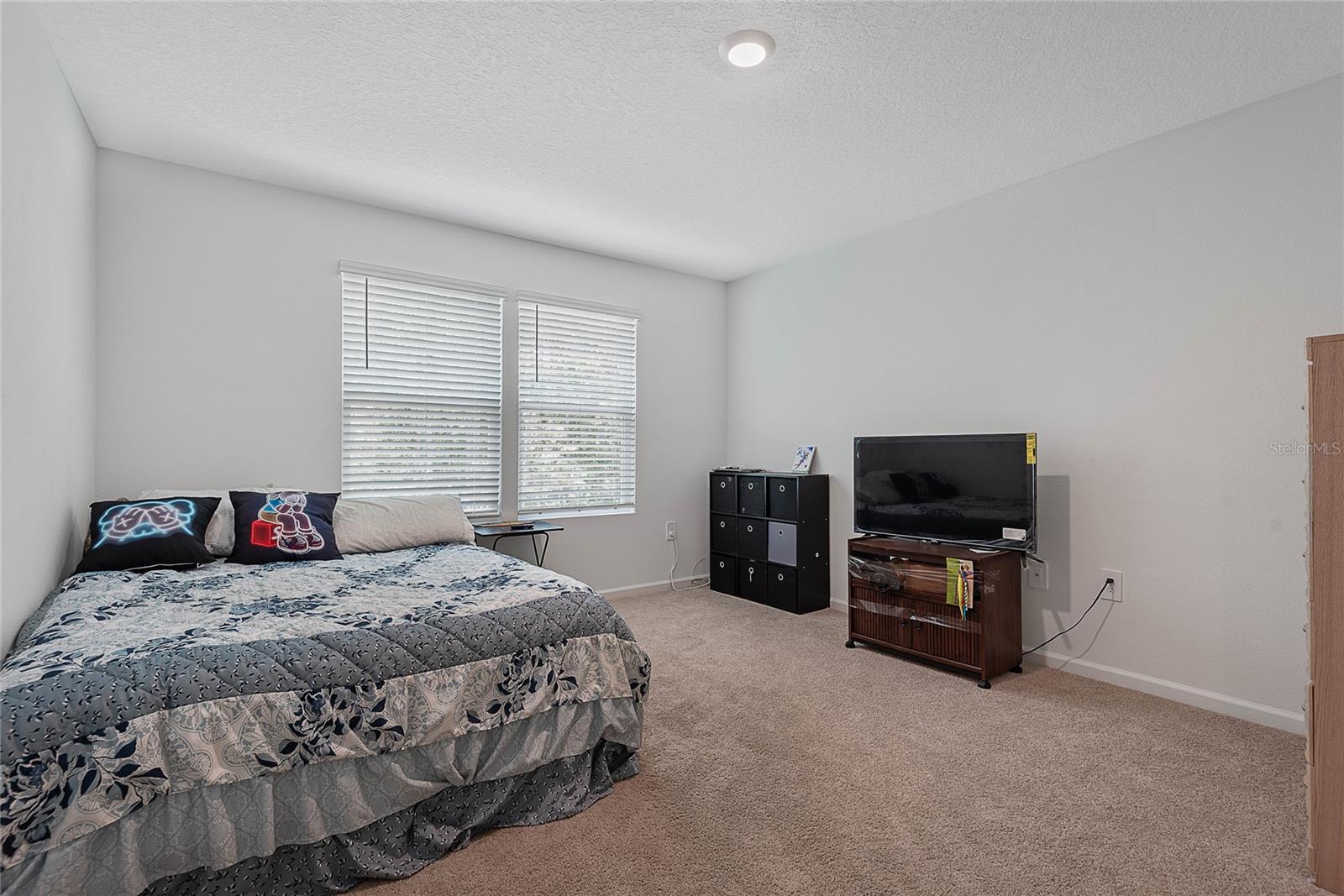 Image 19 of 33 For 309 Redbud Road