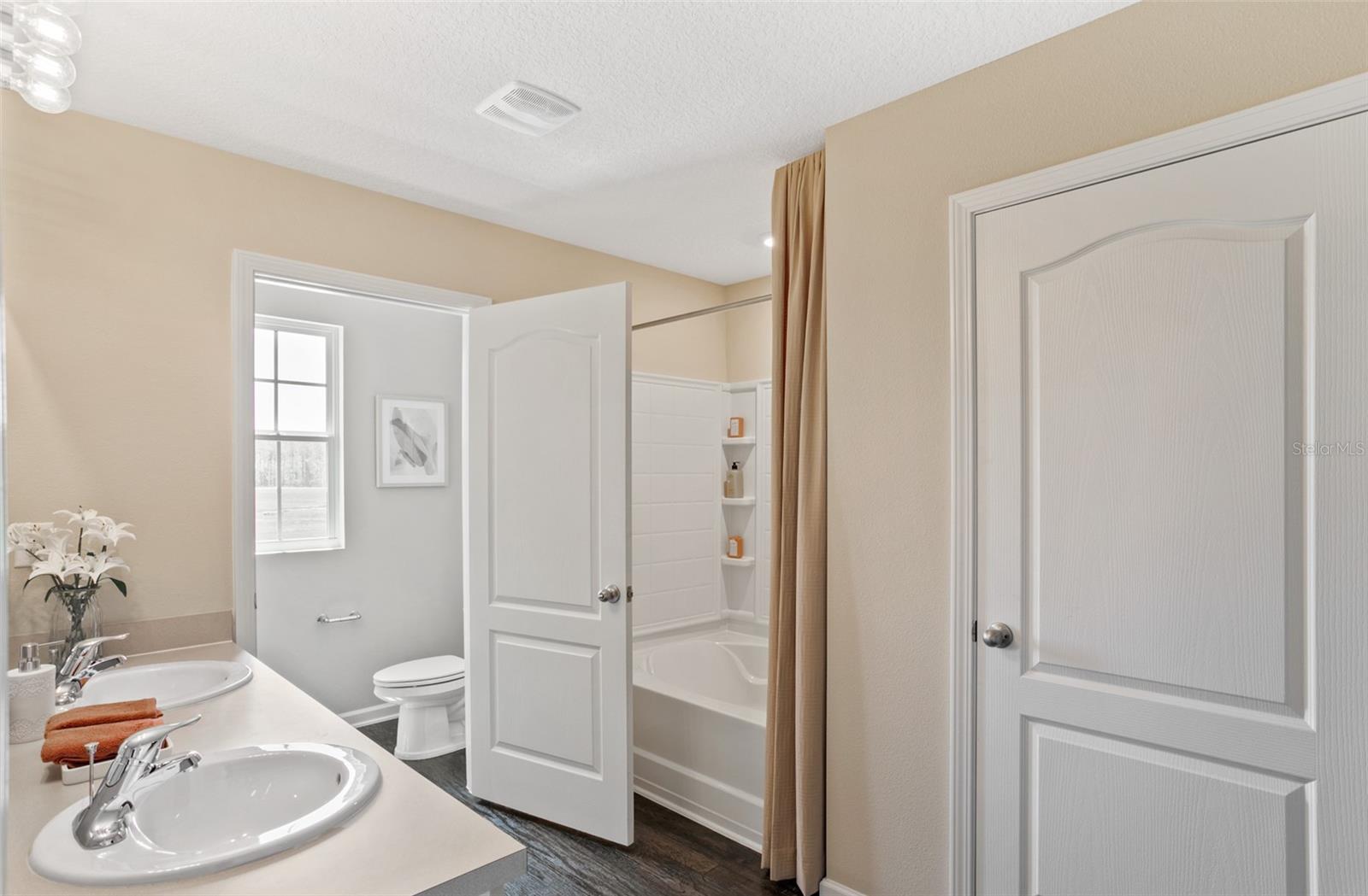 Image 18 of 41 For 64 Springwood Drive