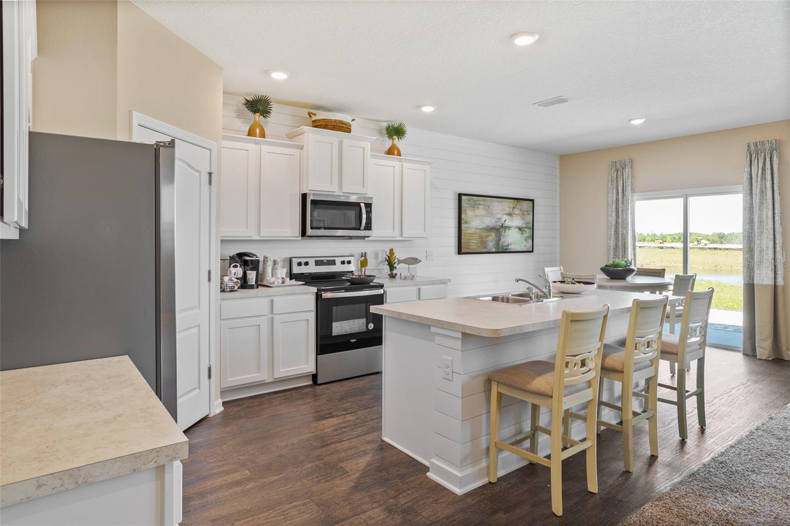 Image 7 of 41 For 64 Springwood Drive
