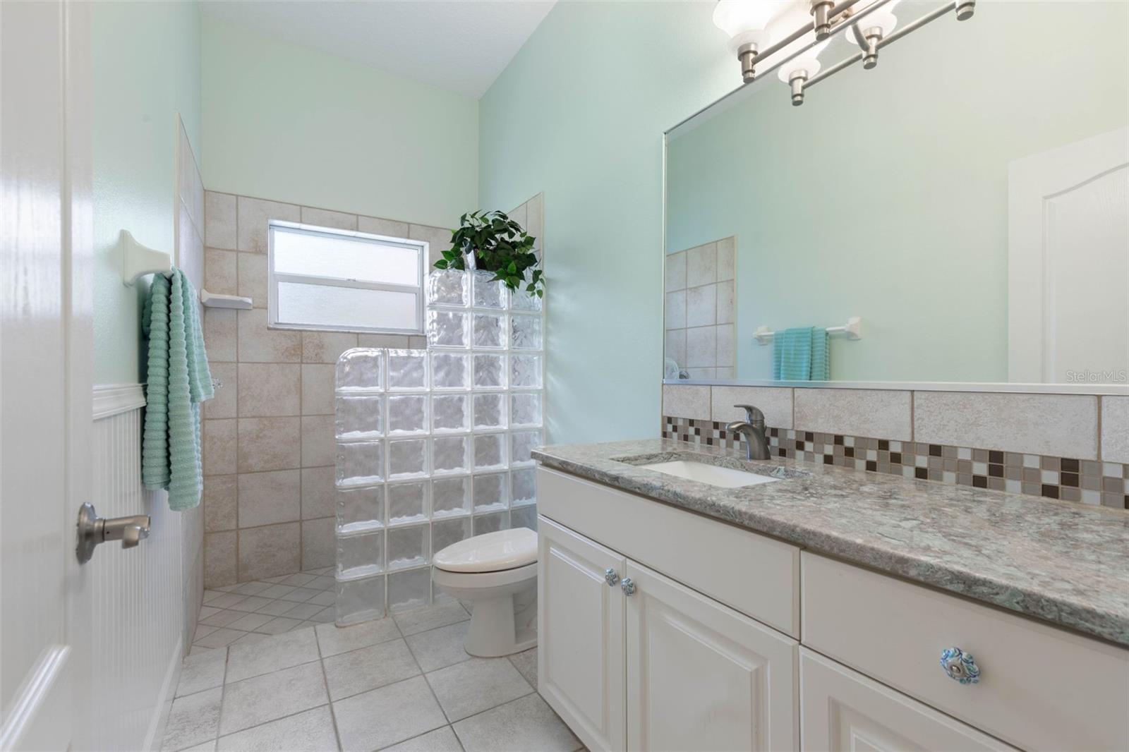 Image 47 of 100 For 3513 Kilgallen Court