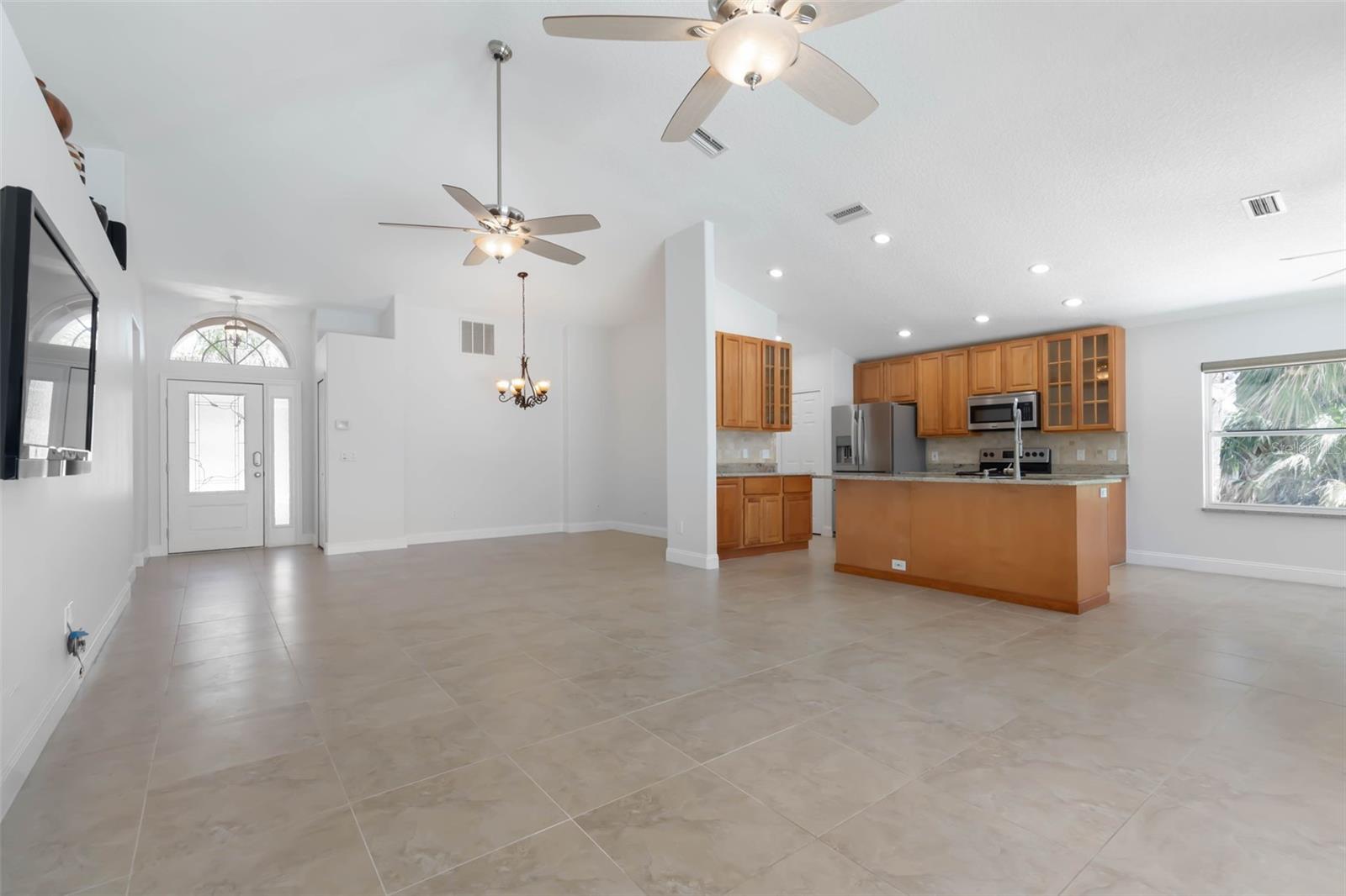 Image 14 of 70 For 6 Crossleaf Court E