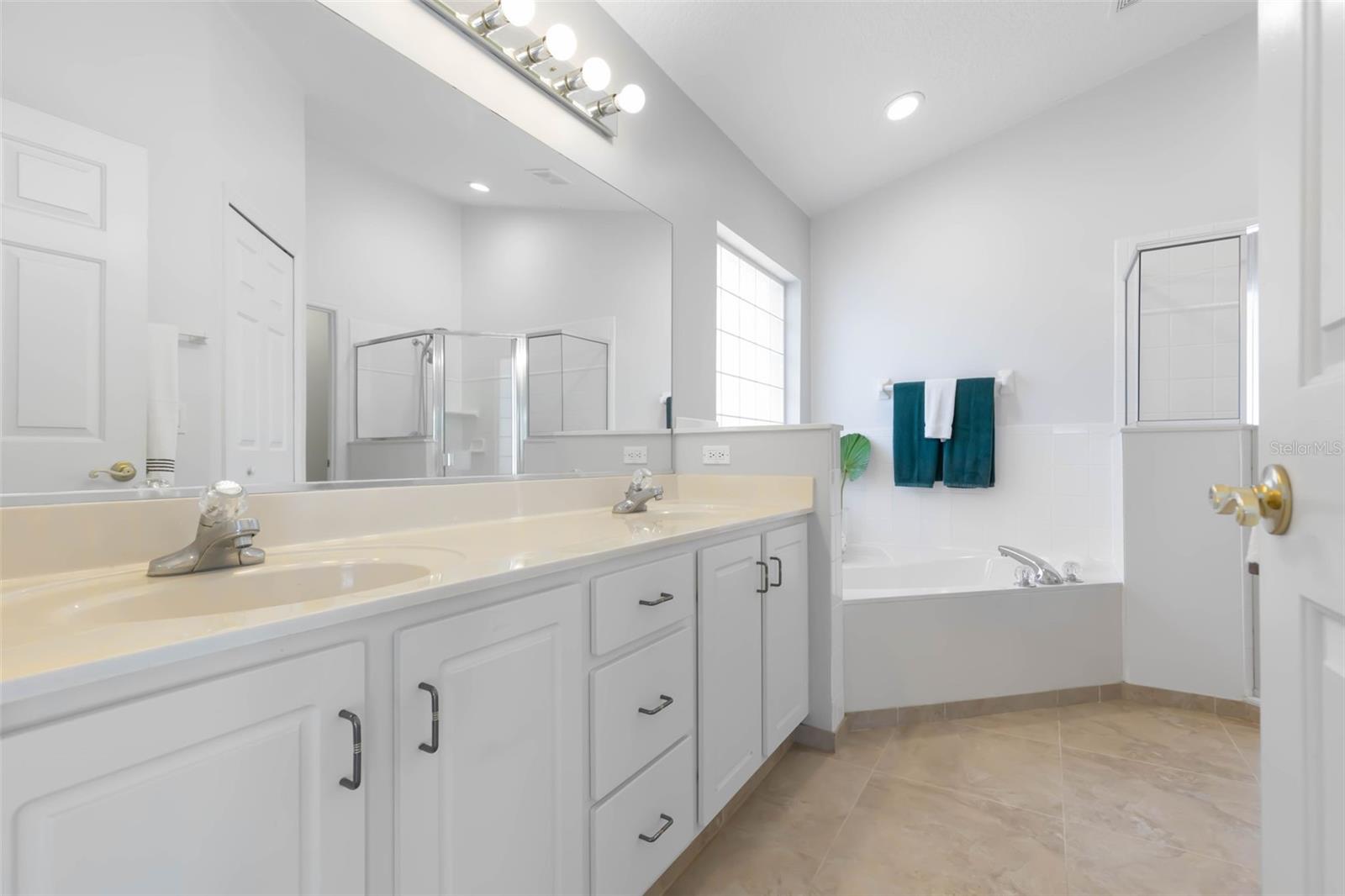 Image 40 of 70 For 6 Crossleaf Court E