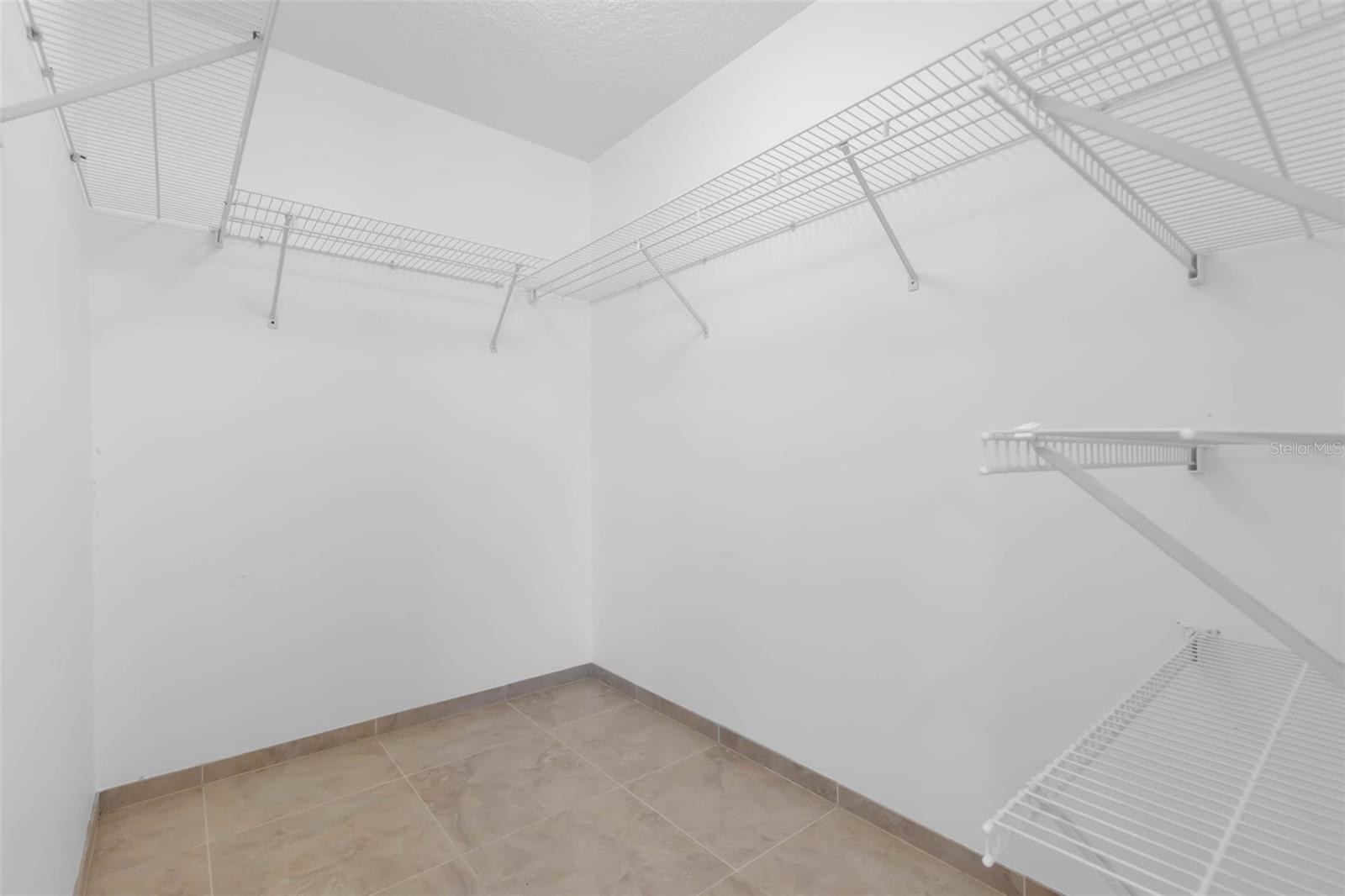 Image 43 of 70 For 6 Crossleaf Court E