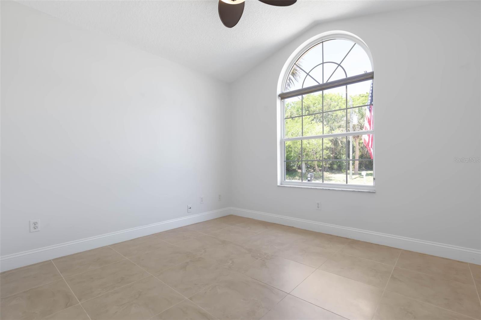 Image 44 of 70 For 6 Crossleaf Court E