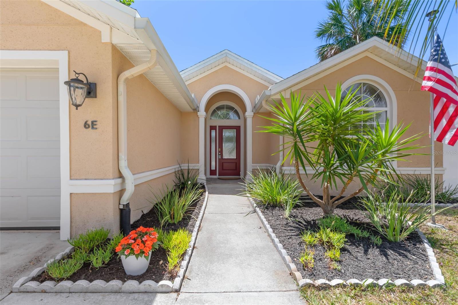 Image 7 of 70 For 6 Crossleaf Court E