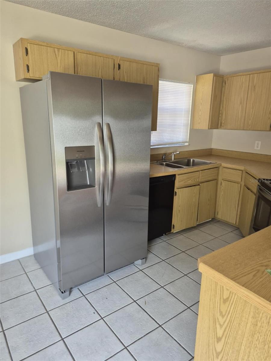 Image 11 of 14 For 325 Parkview Drive B