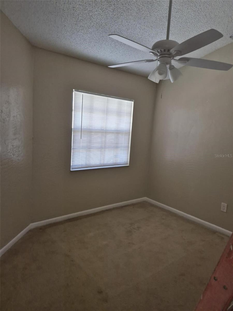 Image 4 of 14 For 325 Parkview Drive B
