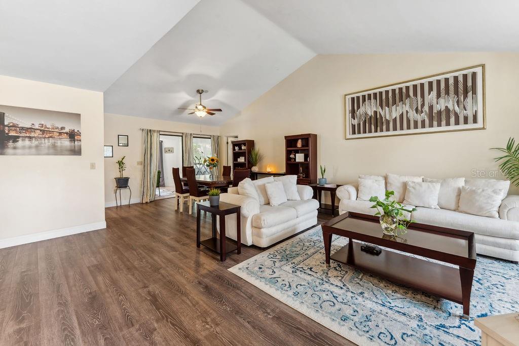 Image 32 of 40 For 25 Westlawn Place
