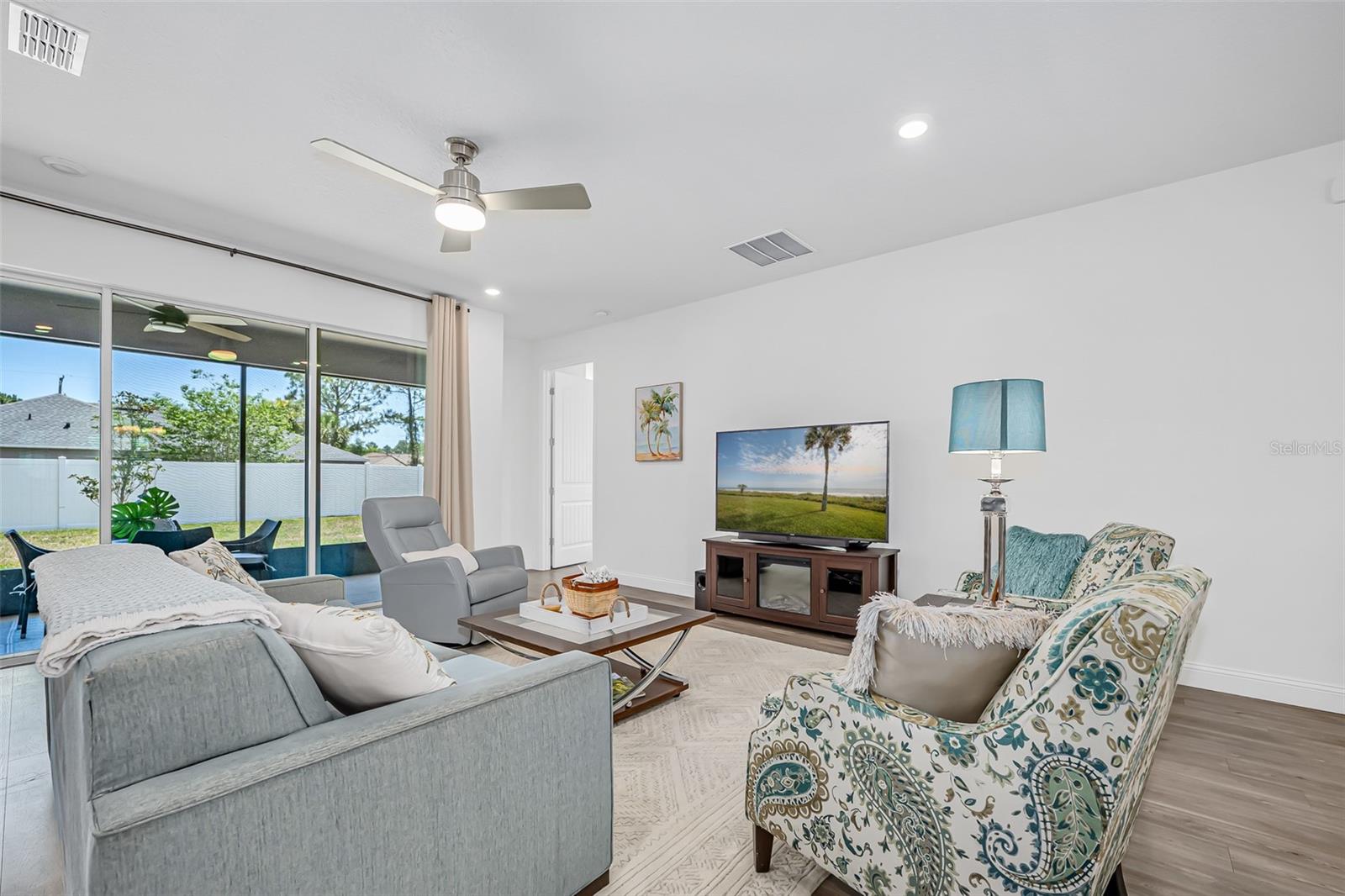 Image 8 of 50 For 21 Frenora Lane