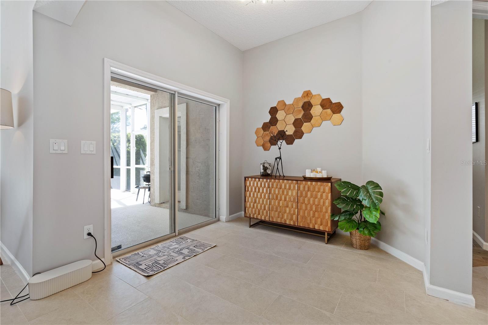 Image 13 of 43 For 348 Palmas Circle