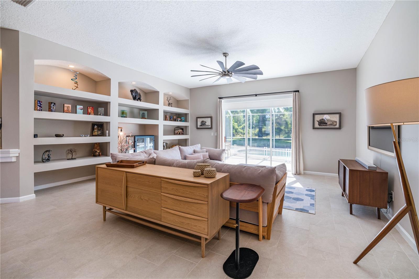 Image 14 of 43 For 348 Palmas Circle