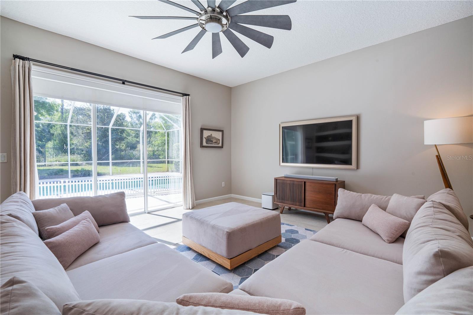 Image 16 of 43 For 348 Palmas Circle