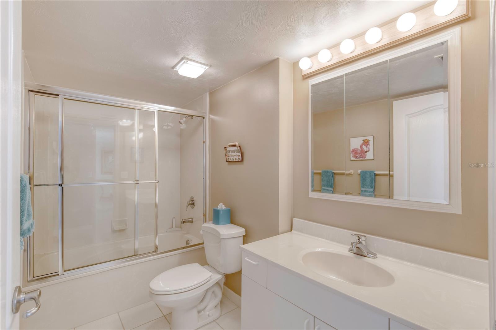Image 30 of 81 For 2937 Atlantic Avenue 2001
