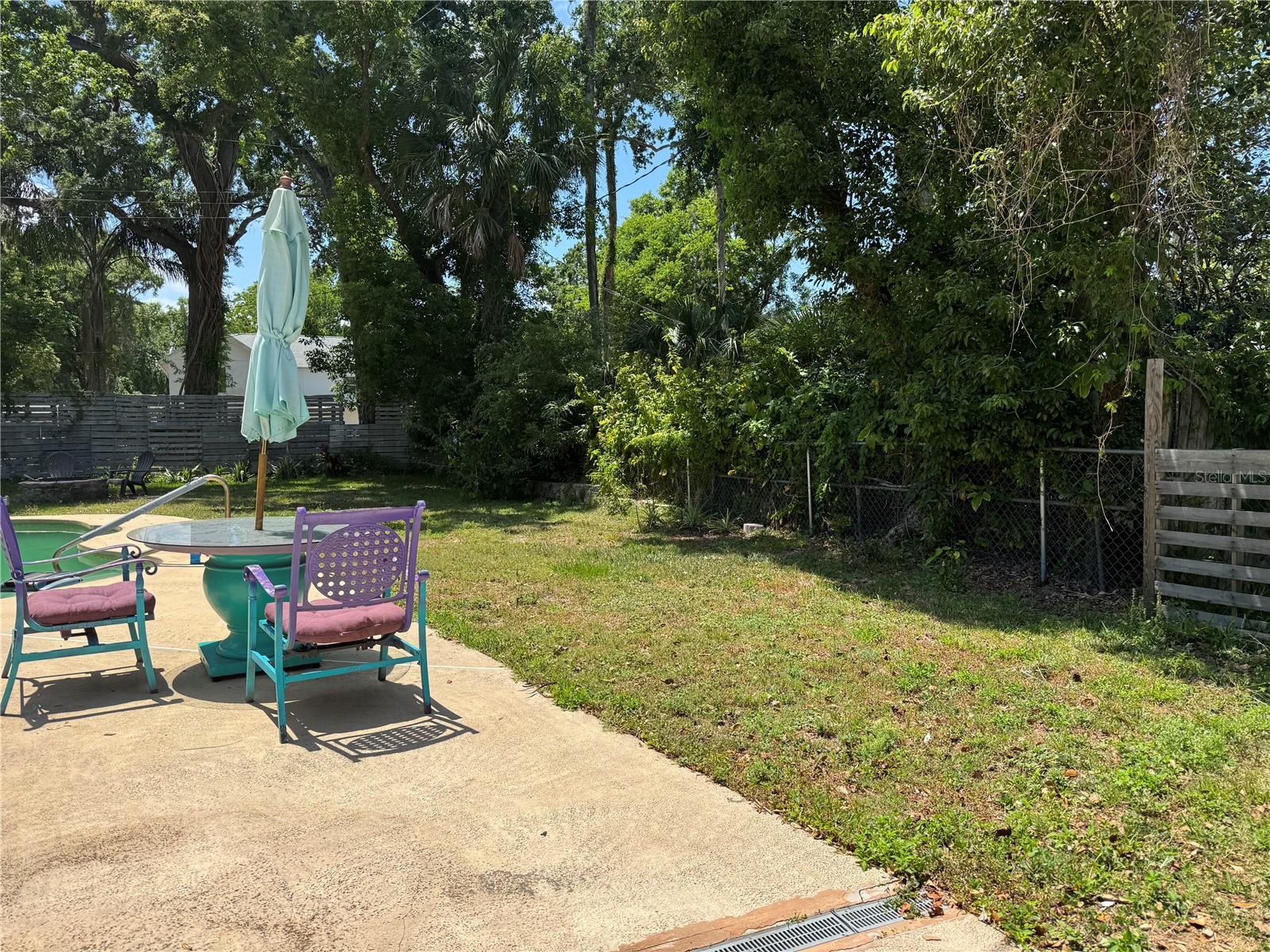 Image 7 of 15 For 127 Mason Park Drive