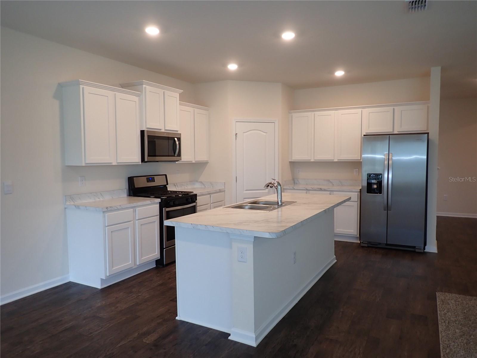 Image 4 of 40 For 774 Grand Reserve Drive