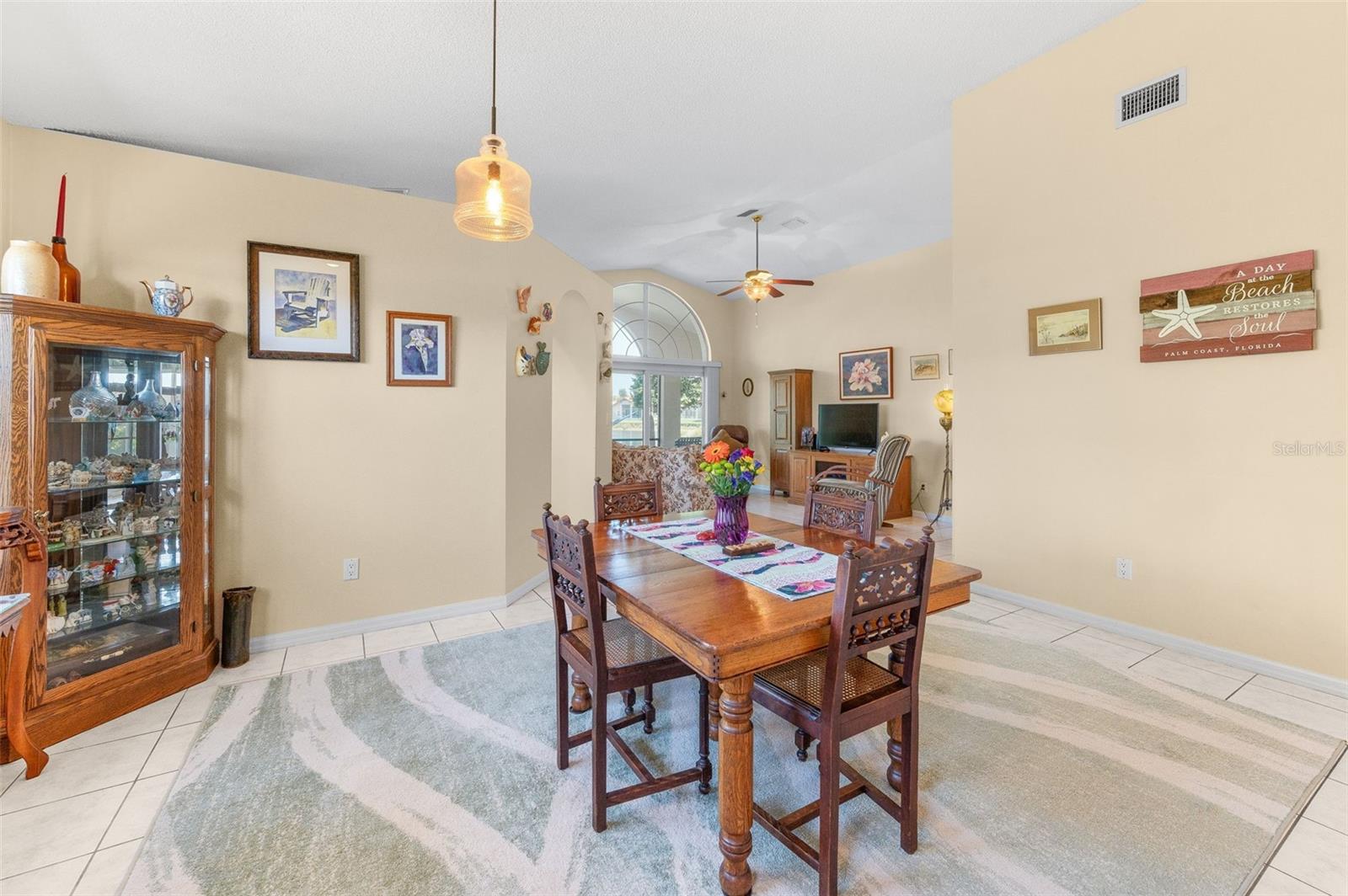 Image 16 of 92 For 22 San Carlos Drive