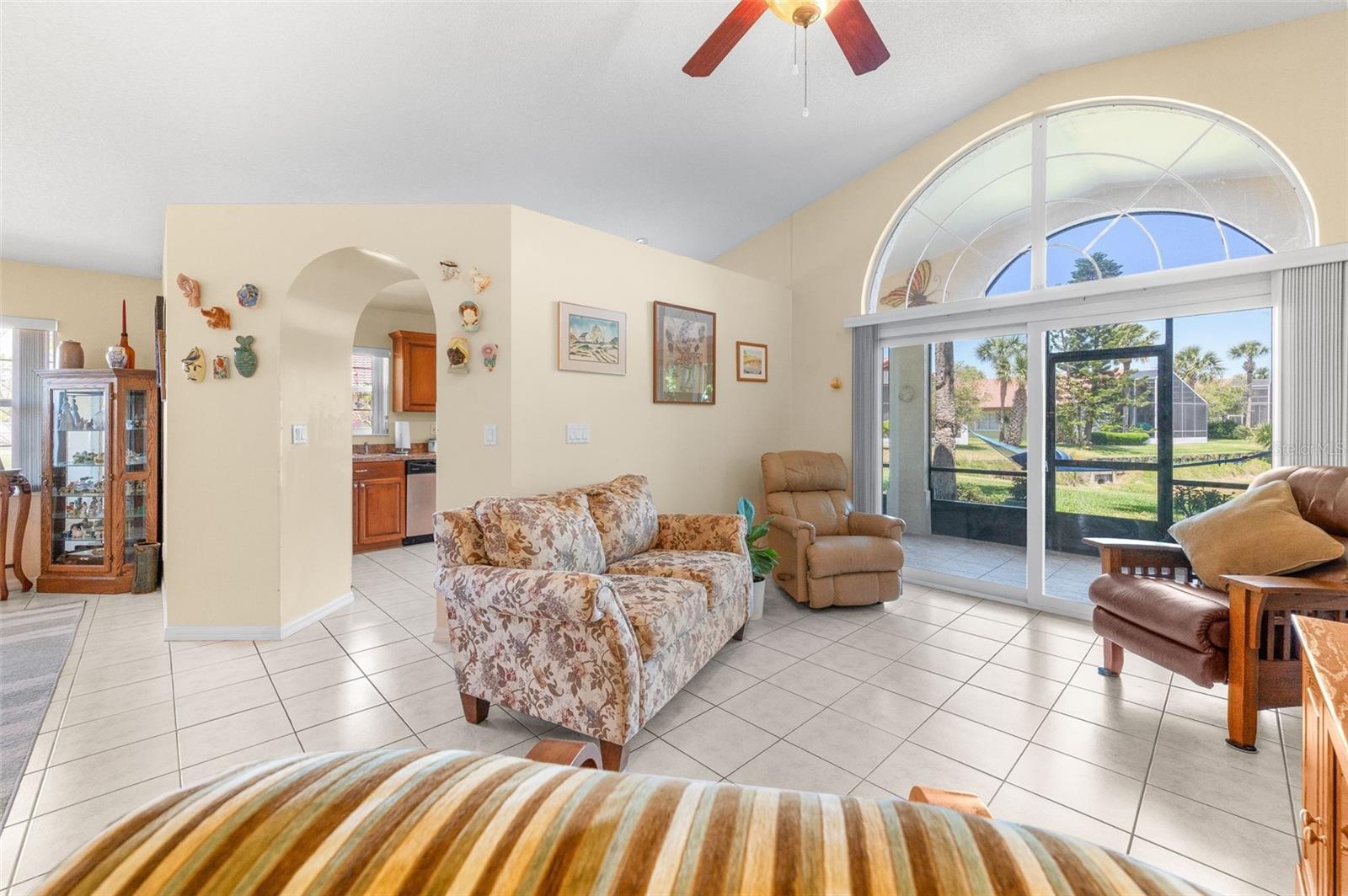 Image 24 of 92 For 22 San Carlos Drive